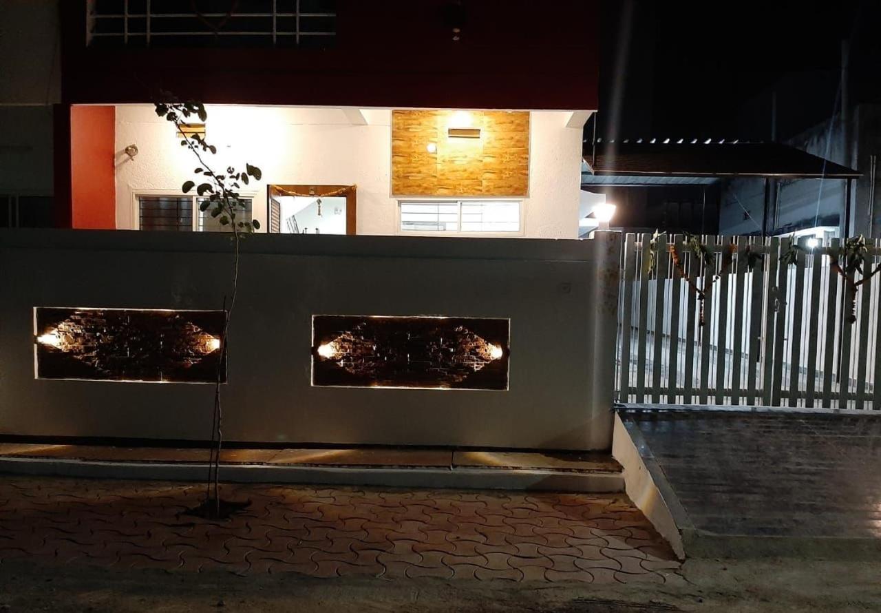 הוילה אויאיין Mahadev Mansion מראה חיצוני תמונה