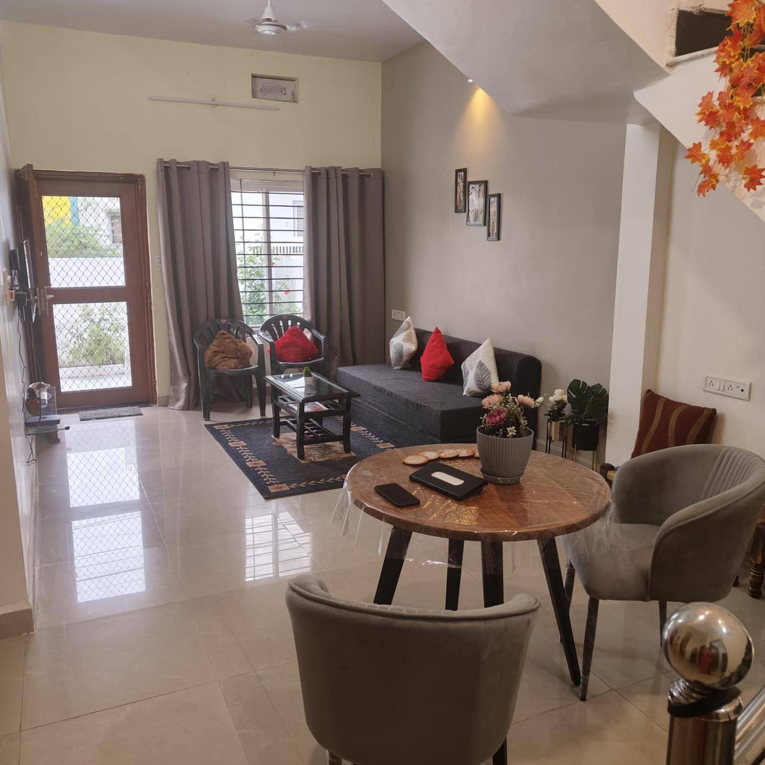 הוילה אויאיין Mahadev Mansion מראה חיצוני תמונה