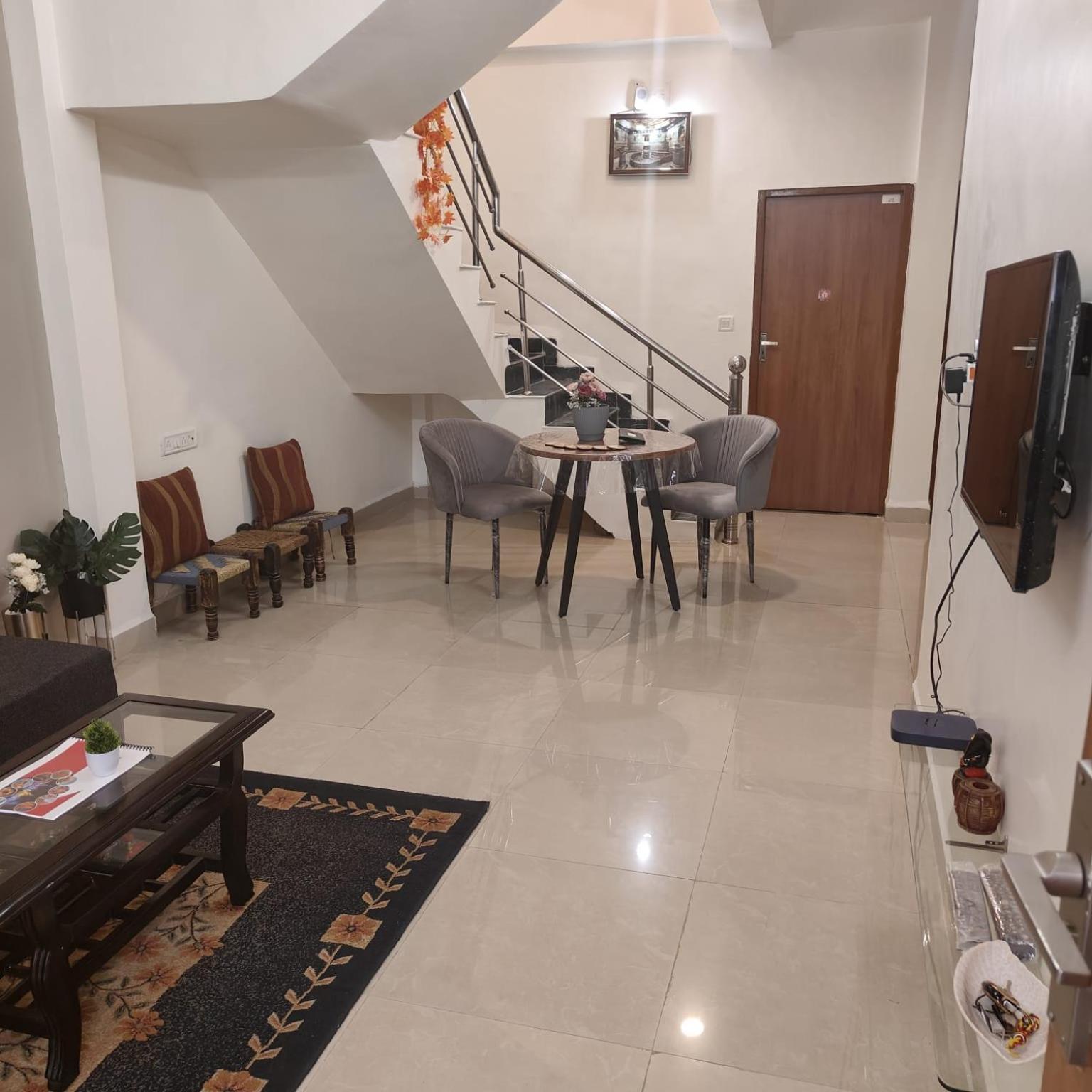 הוילה אויאיין Mahadev Mansion מראה חיצוני תמונה